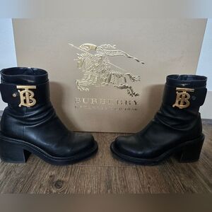 Burberry Platform Boots With Logo Buckle